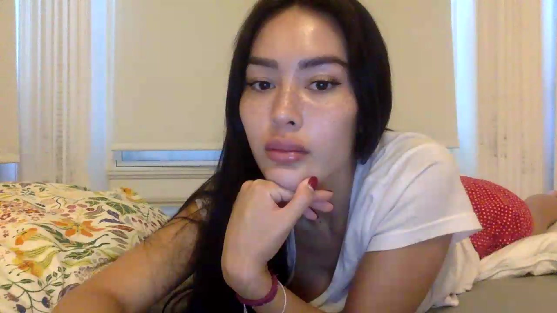 Gallery image thumbnail from Miss_emiko's myfreecams stream on, 08/12/2026, 18:25 image 19 of 20