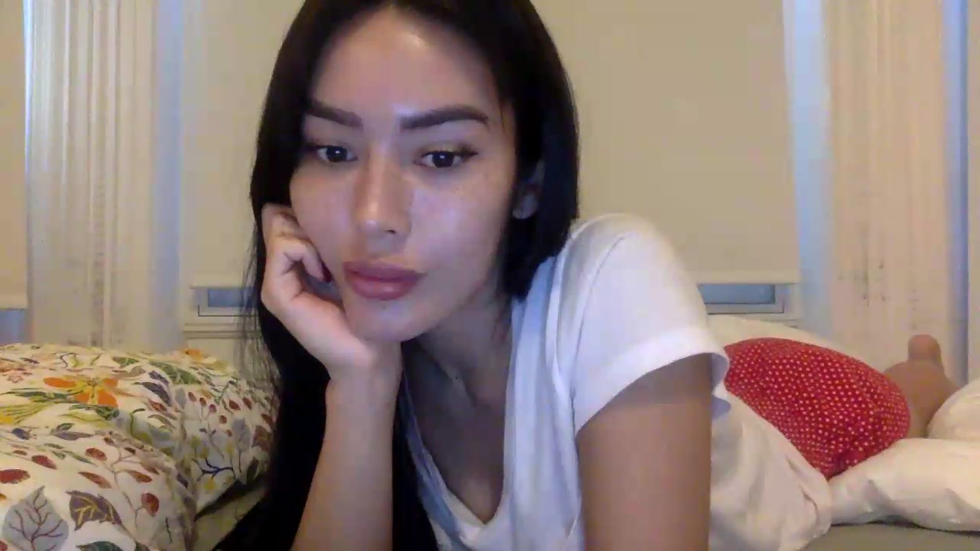 Gallery image thumbnail from Miss_emiko's myfreecams stream on, 08/12/2026, 18:25 image 9 of 20