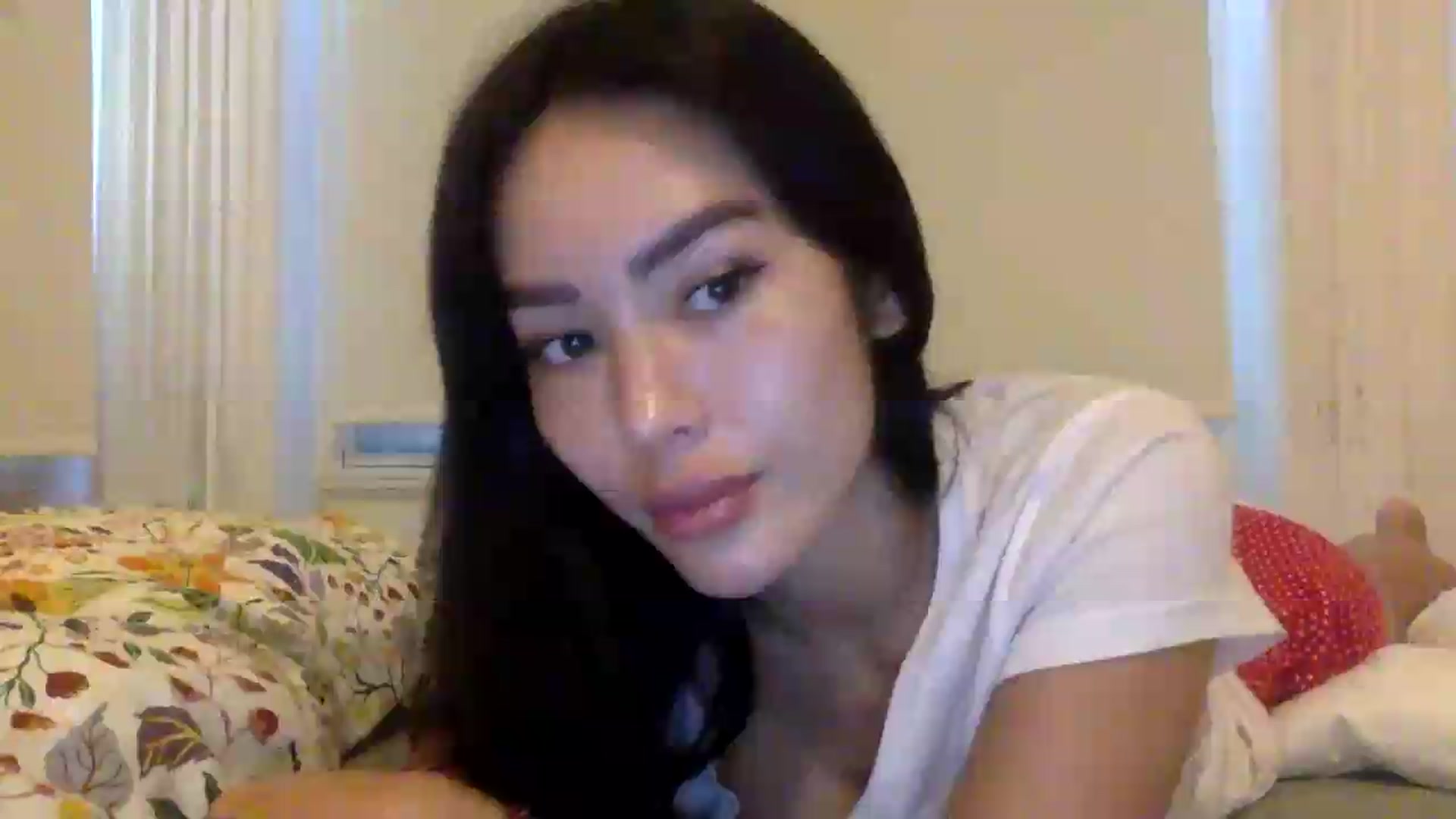 Gallery image thumbnail from Miss_emiko's myfreecams stream on, 08/12/2026, 18:25 image 15 of 20
