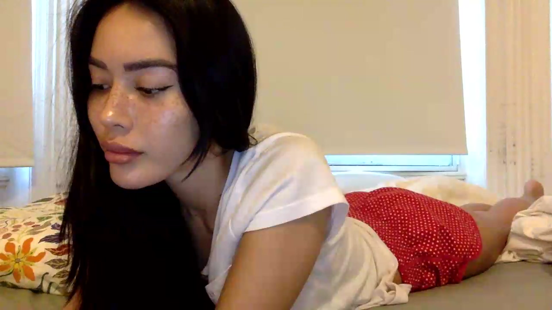 Gallery image thumbnail from Miss_emiko's myfreecams stream on, 08/12/2026, 19:06 image 10 of 20
