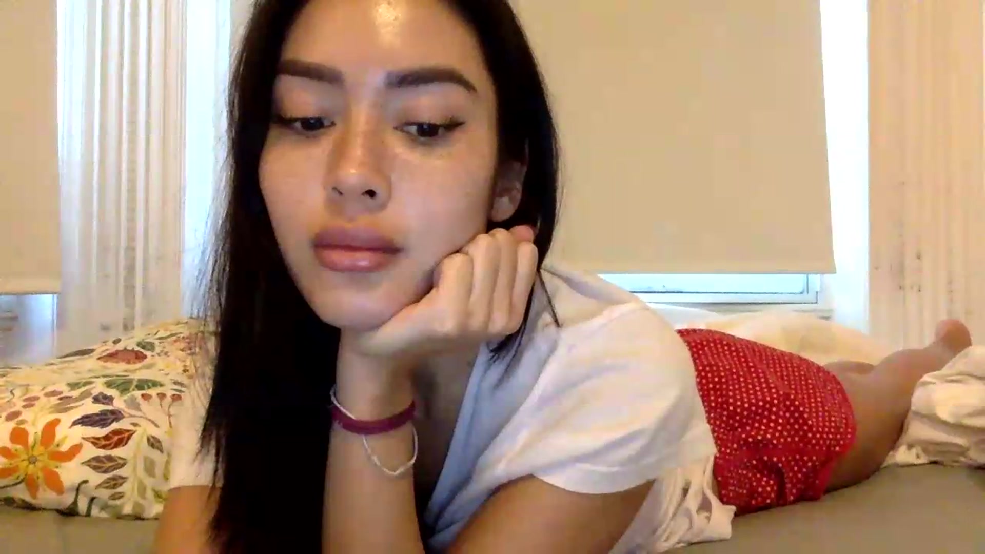 Gallery image thumbnail from Miss_emiko's myfreecams stream on, 08/12/2026, 19:06 image 13 of 20
