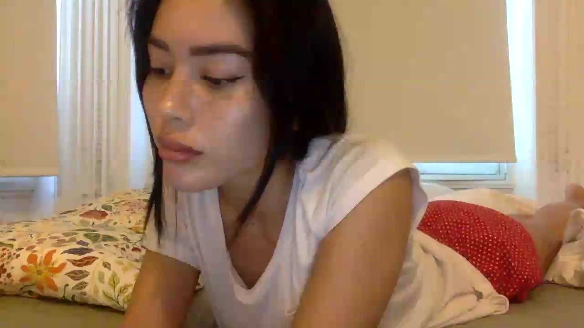 Gallery image thumbnail from Miss_emiko's myfreecams stream on, 08/12/2026, 19:06 image 1 of 20