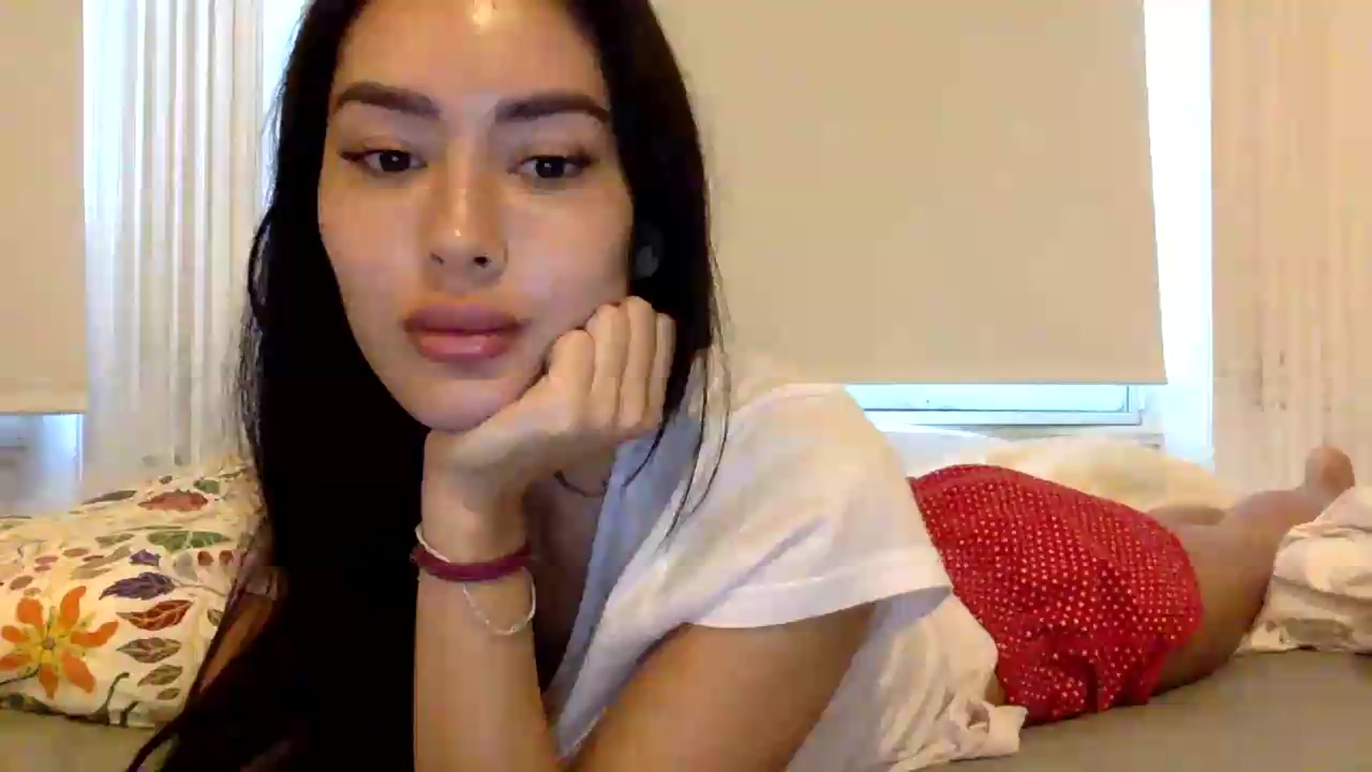 Gallery image thumbnail from Miss_emiko's myfreecams stream on, 08/12/2026, 19:06 image 9 of 20