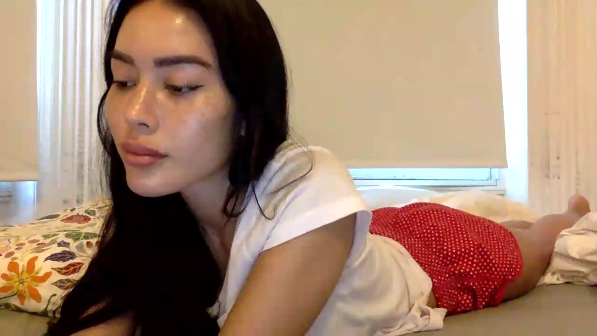 Gallery image thumbnail from Miss_emiko's myfreecams stream on, 08/12/2026, 19:06 image 8 of 20