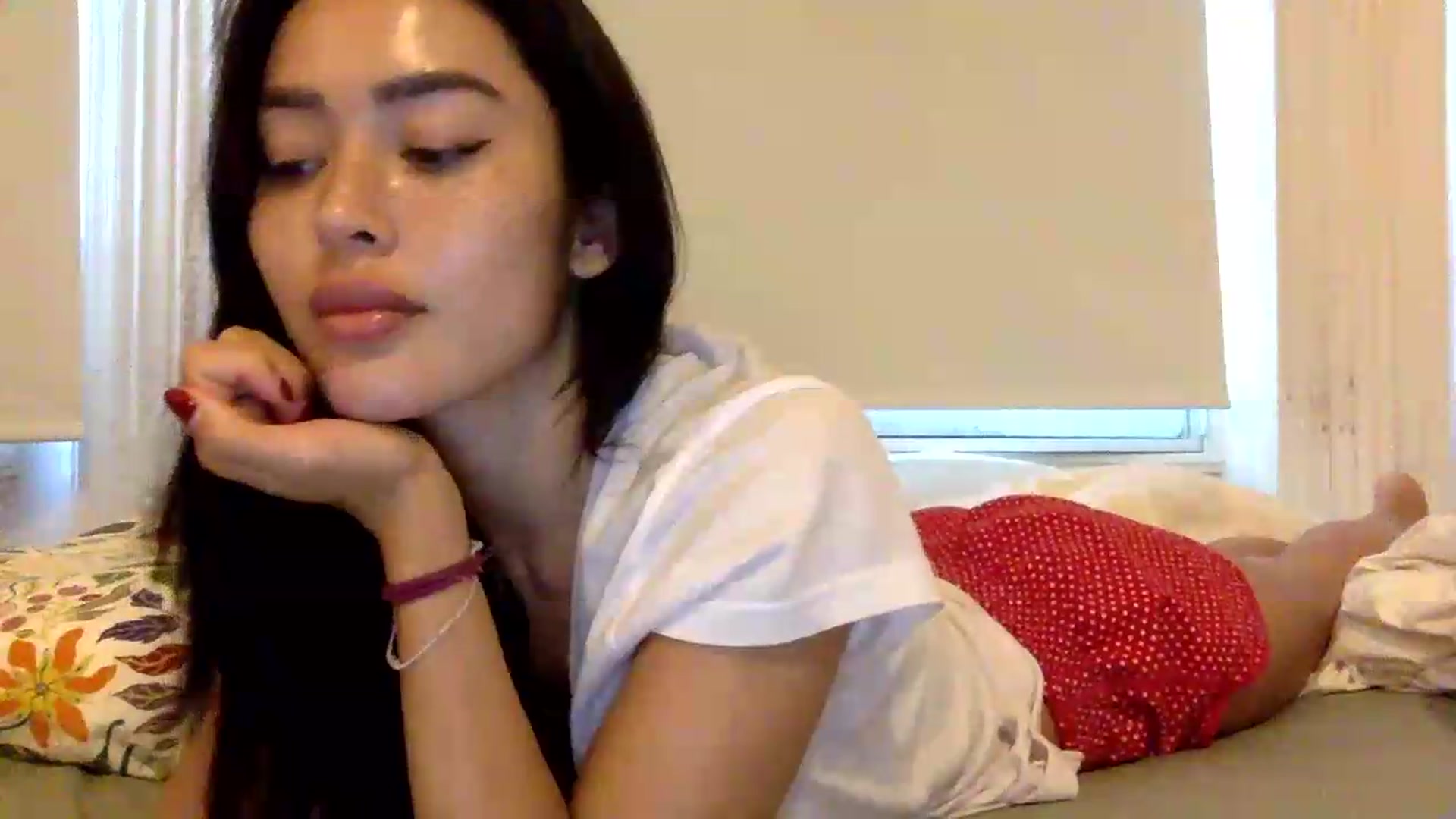 Gallery image thumbnail from Miss_emiko's myfreecams stream on, 08/12/2026, 19:06 image 14 of 20
