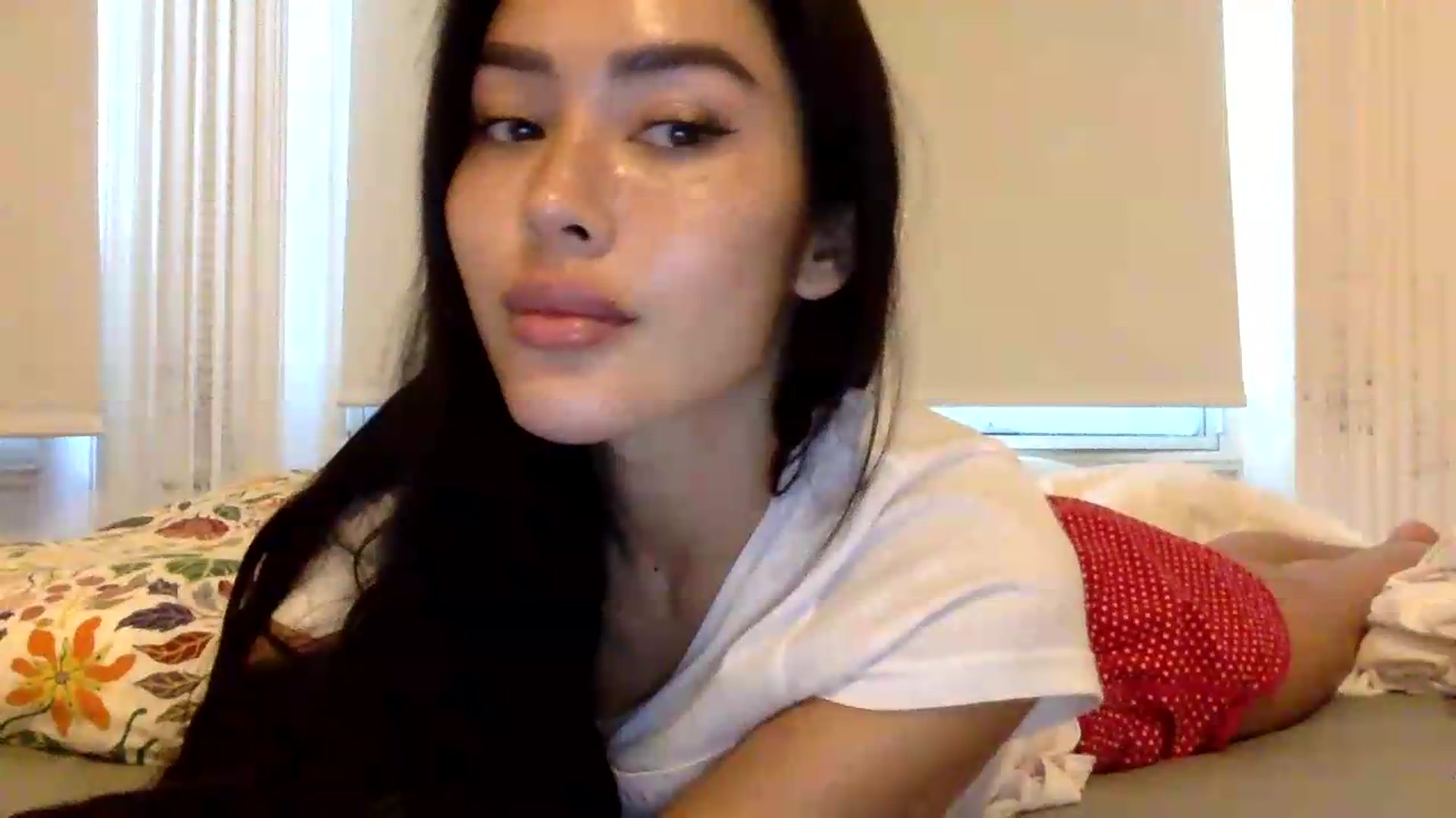 Gallery image thumbnail from Miss_emiko's myfreecams stream on, 08/12/2026, 19:06 image 6 of 20