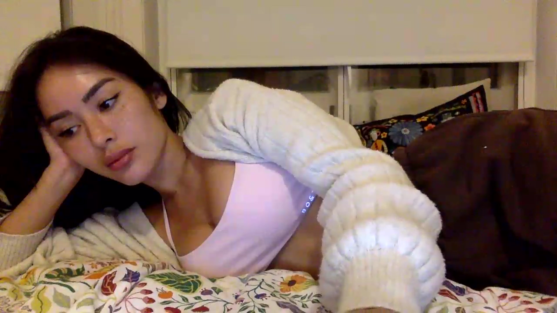 Gallery image thumbnail from Miss_emiko's myfreecams stream on, 08/19/2026, 23:39 image 2 of 20