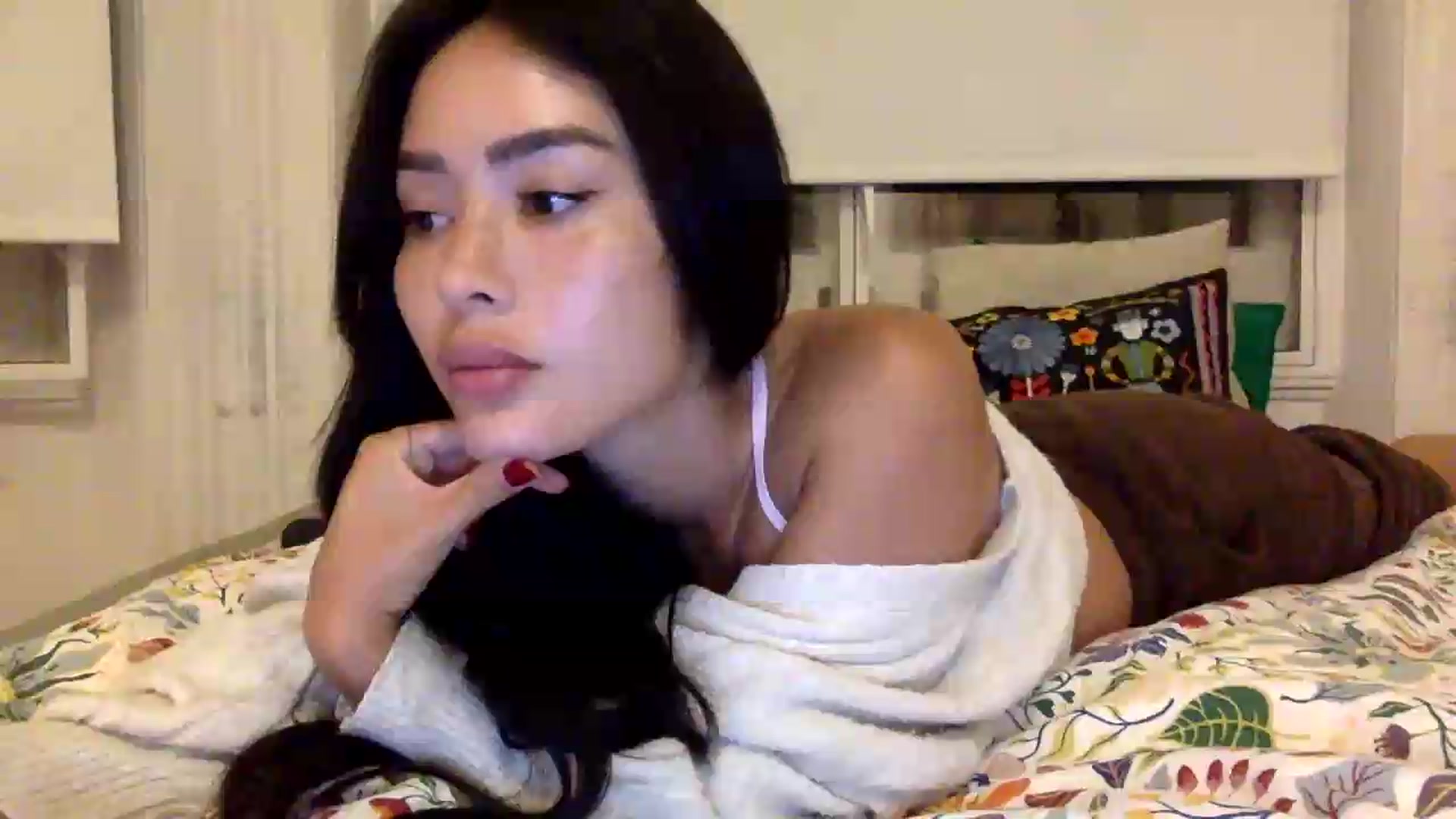 Gallery image thumbnail from Miss_emiko's myfreecams stream on, 08/19/2026, 23:39 image 18 of 20