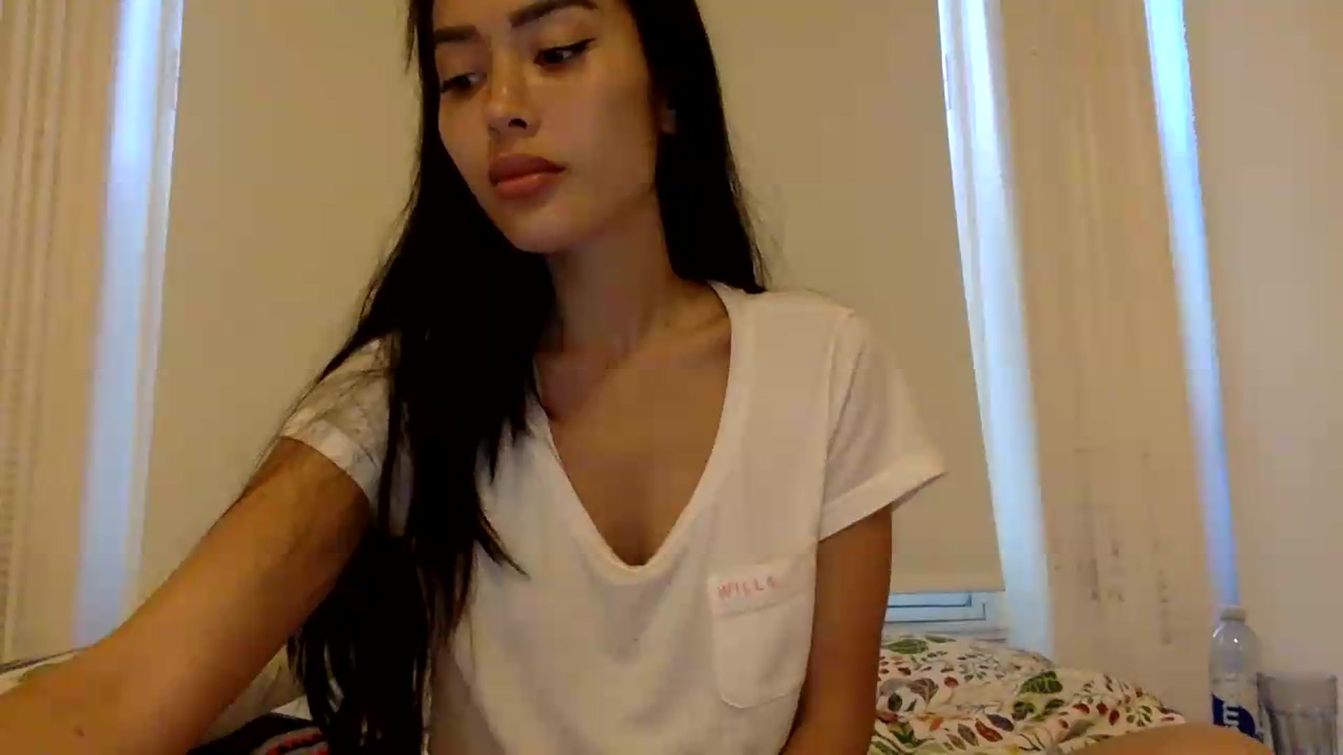 Gallery image thumbnail from Miss_emiko's myfreecams stream on, 08/22/2026, 18:56 image 16 of 20