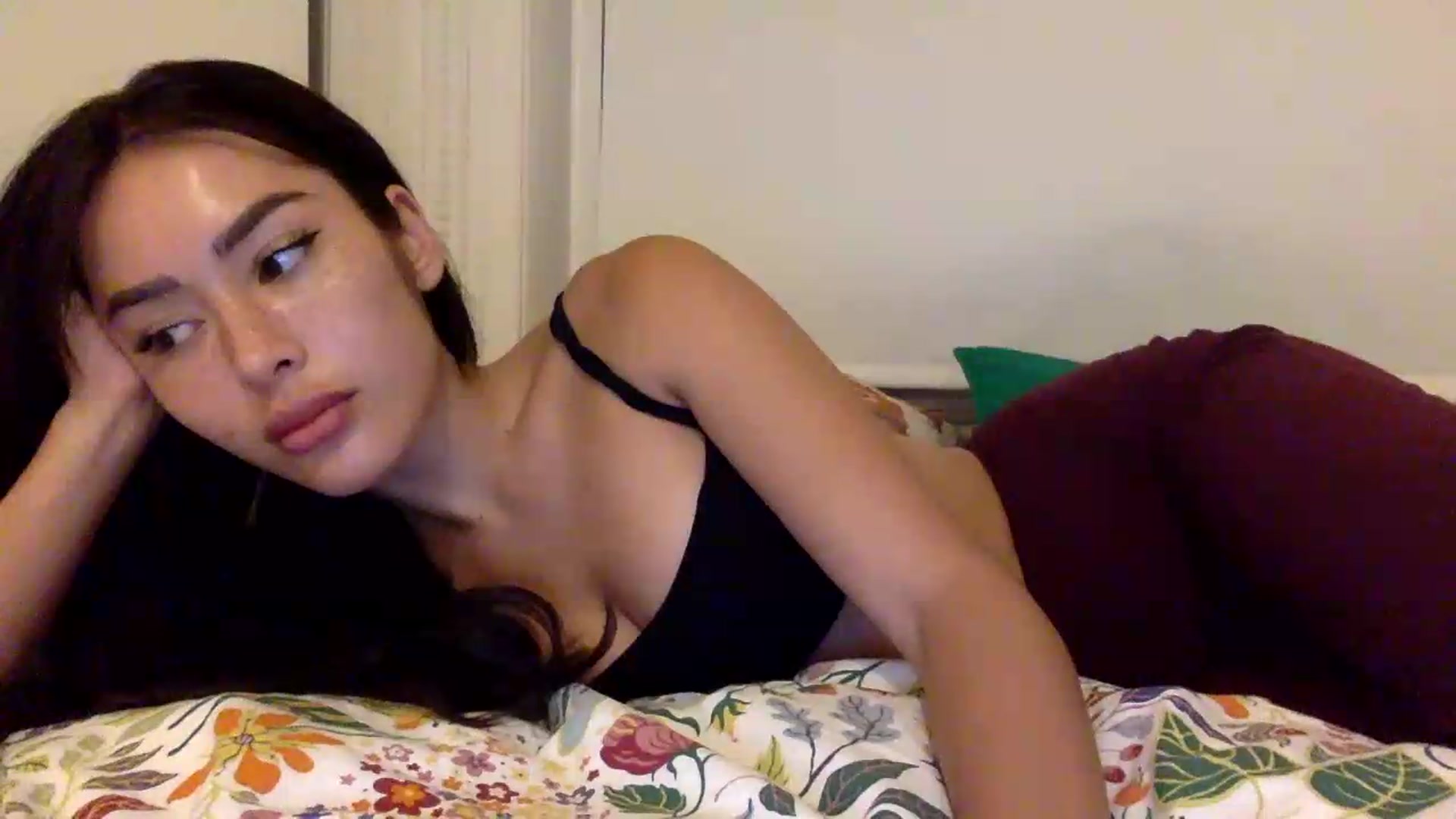 Gallery image thumbnail from Miss_emiko's myfreecams stream on, 08/25/2026, 22:36 image 10 of 20