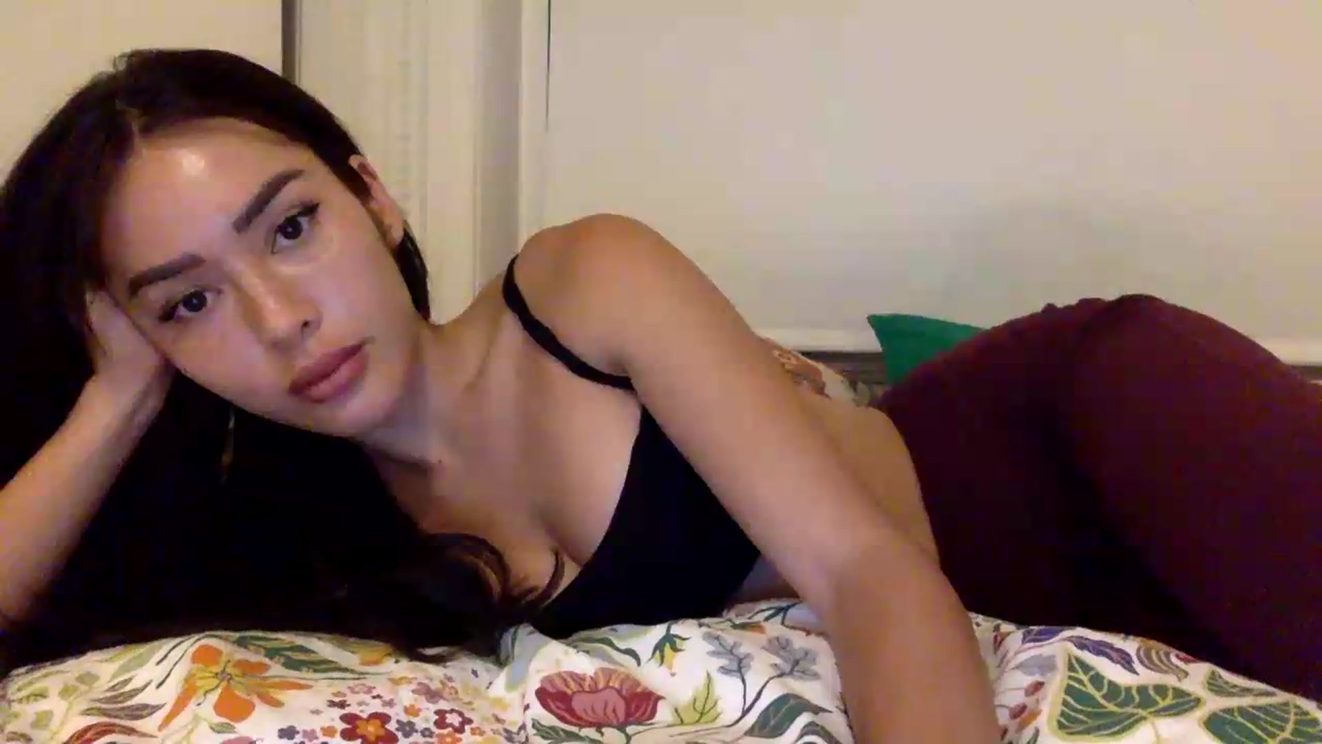 Gallery image thumbnail from Miss_emiko's myfreecams stream on, 08/25/2026, 22:36 image 7 of 20