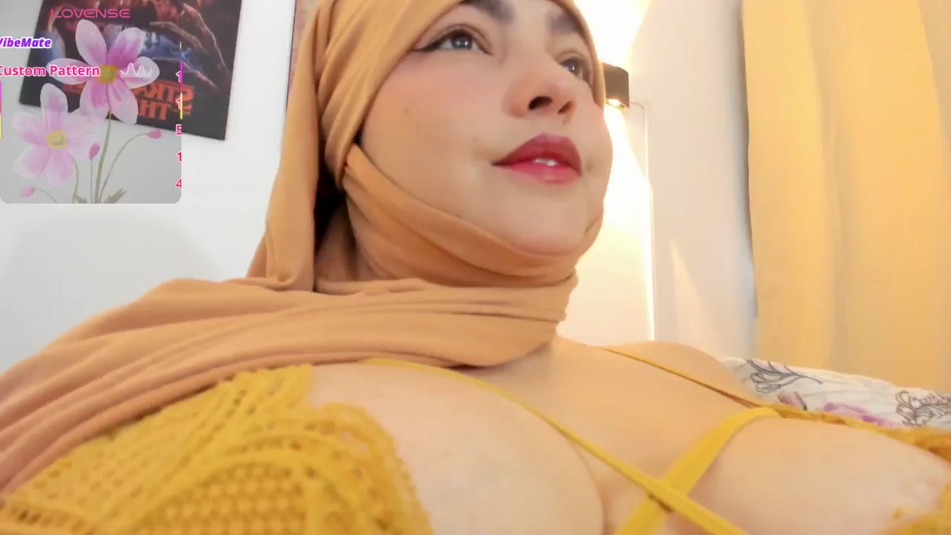 Gallery image thumbnail from Miss_liah's myfreecams stream on, 09/15/2025, 13:49 image 4 of 20