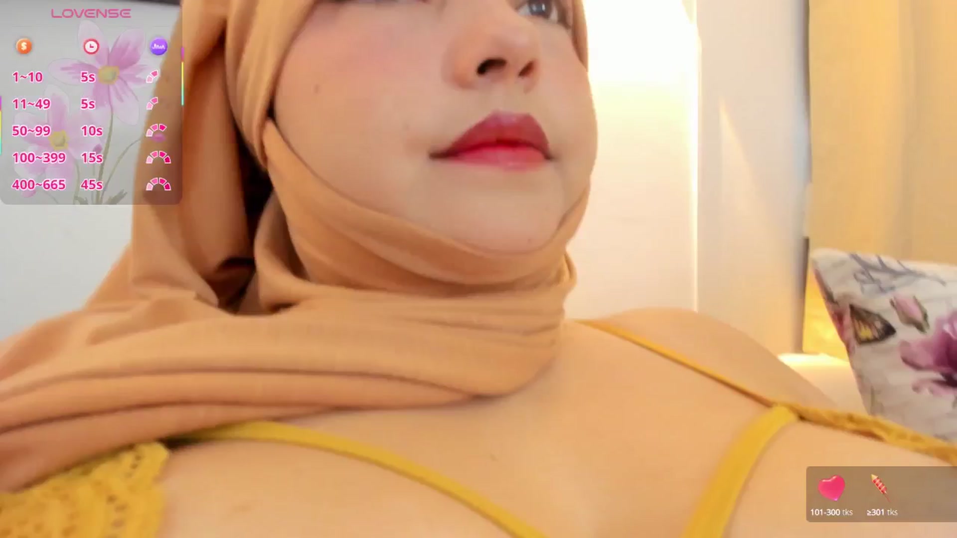Gallery image thumbnail from Miss_liah's myfreecams stream on, 09/15/2025, 13:49 image 1 of 20