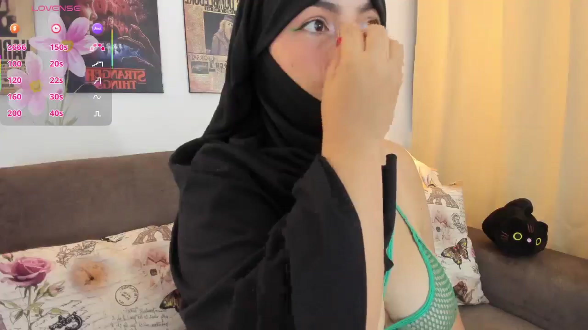 Gallery image thumbnail from Miss_liah's myfreecams stream on, 10/16/2025, 20:30 image 19 of 20