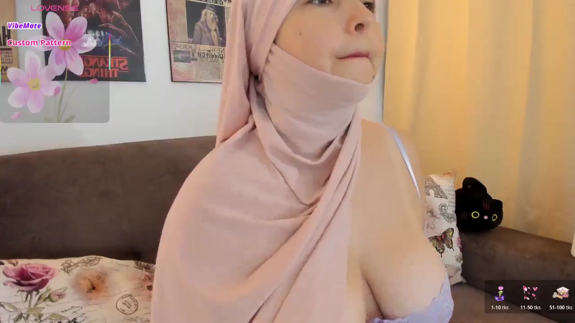 Gallery image thumbnail from Miss_liah's myfreecams stream on, 10/19/2025, 18:54 image 5 of 20