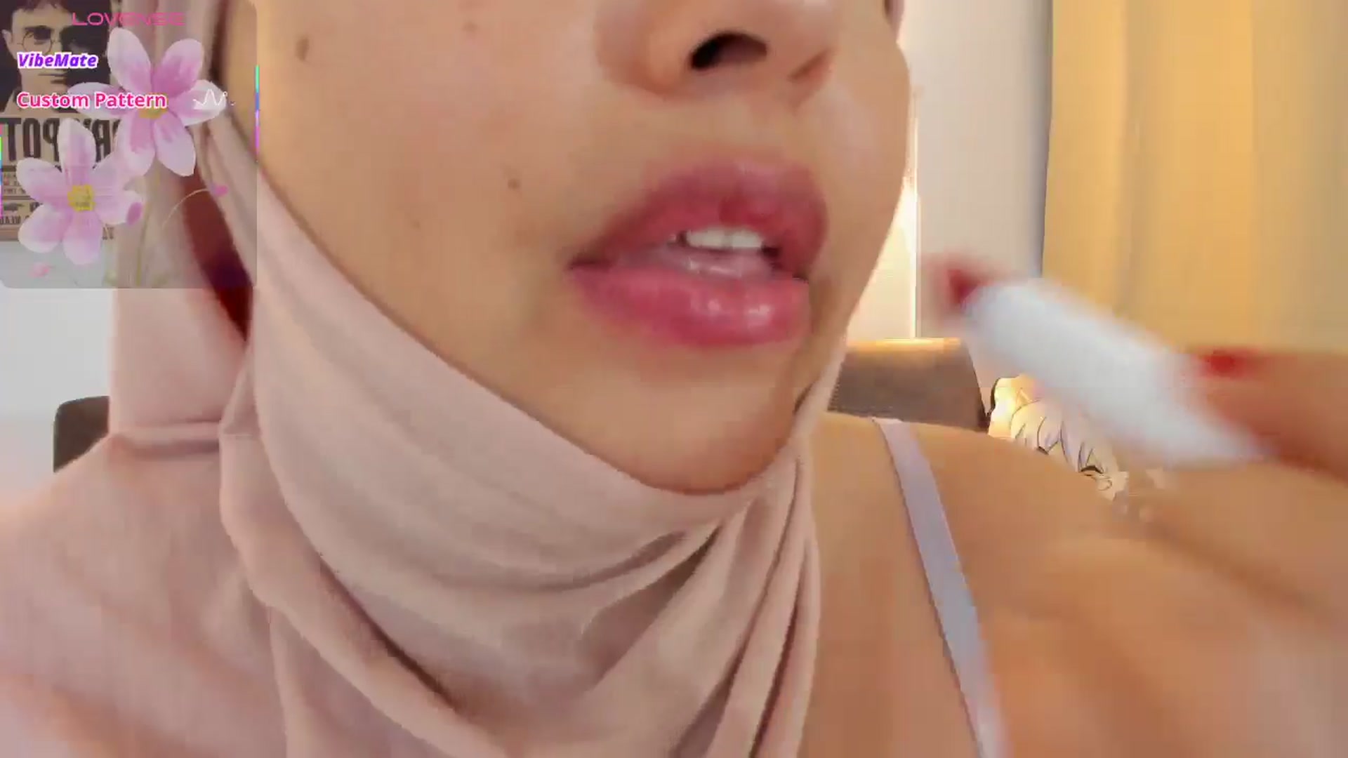 Gallery image thumbnail from Miss_liah's myfreecams stream on, 10/19/2025, 18:54 image 15 of 20