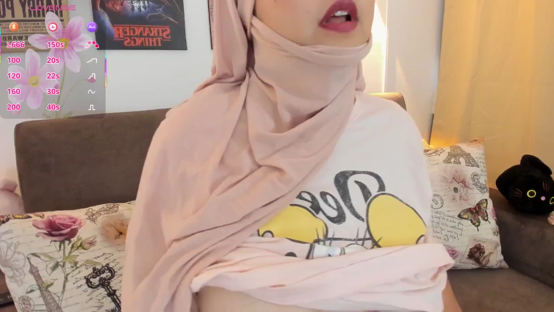 Gallery image thumbnail from Miss_liah's myfreecams stream on, 10/26/2025, 20:39 image 15 of 20