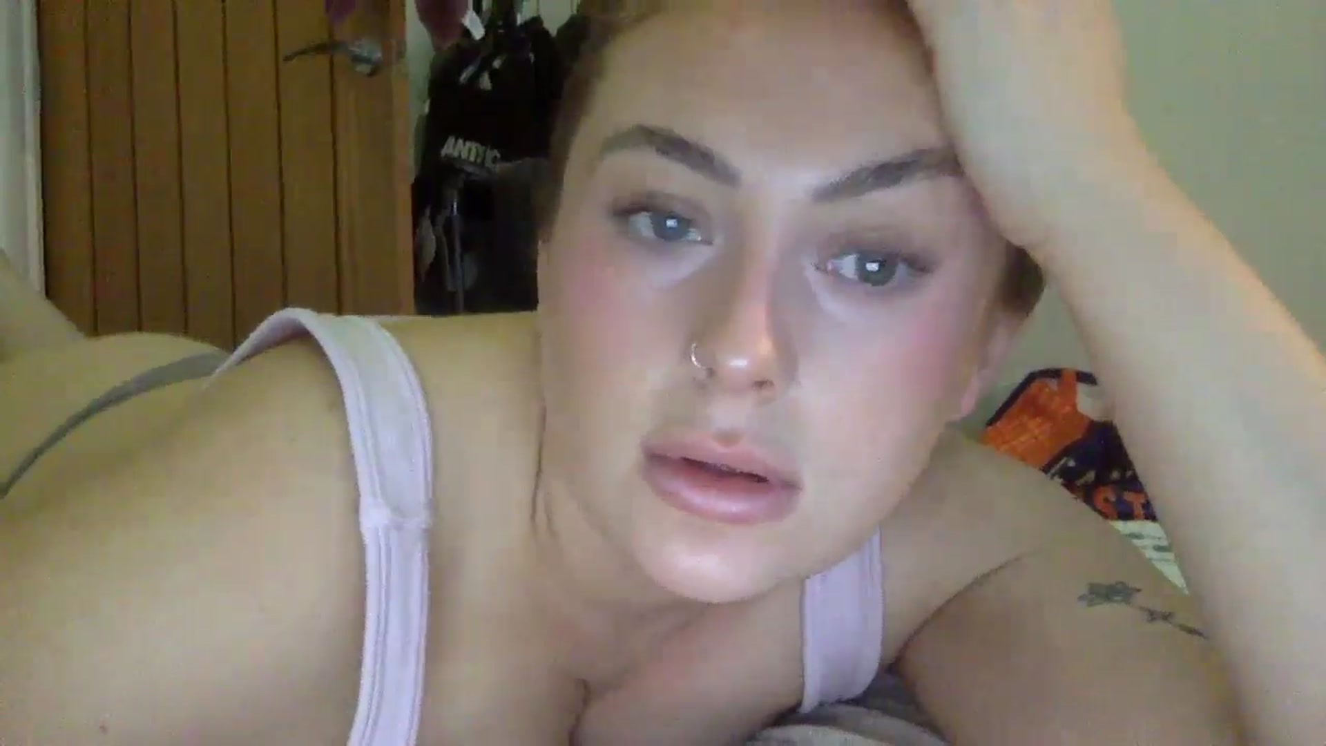 Gallery image thumbnail from Miss_meow's myfreecams stream on, 10/08/2024, 17:44 image 9 of 20