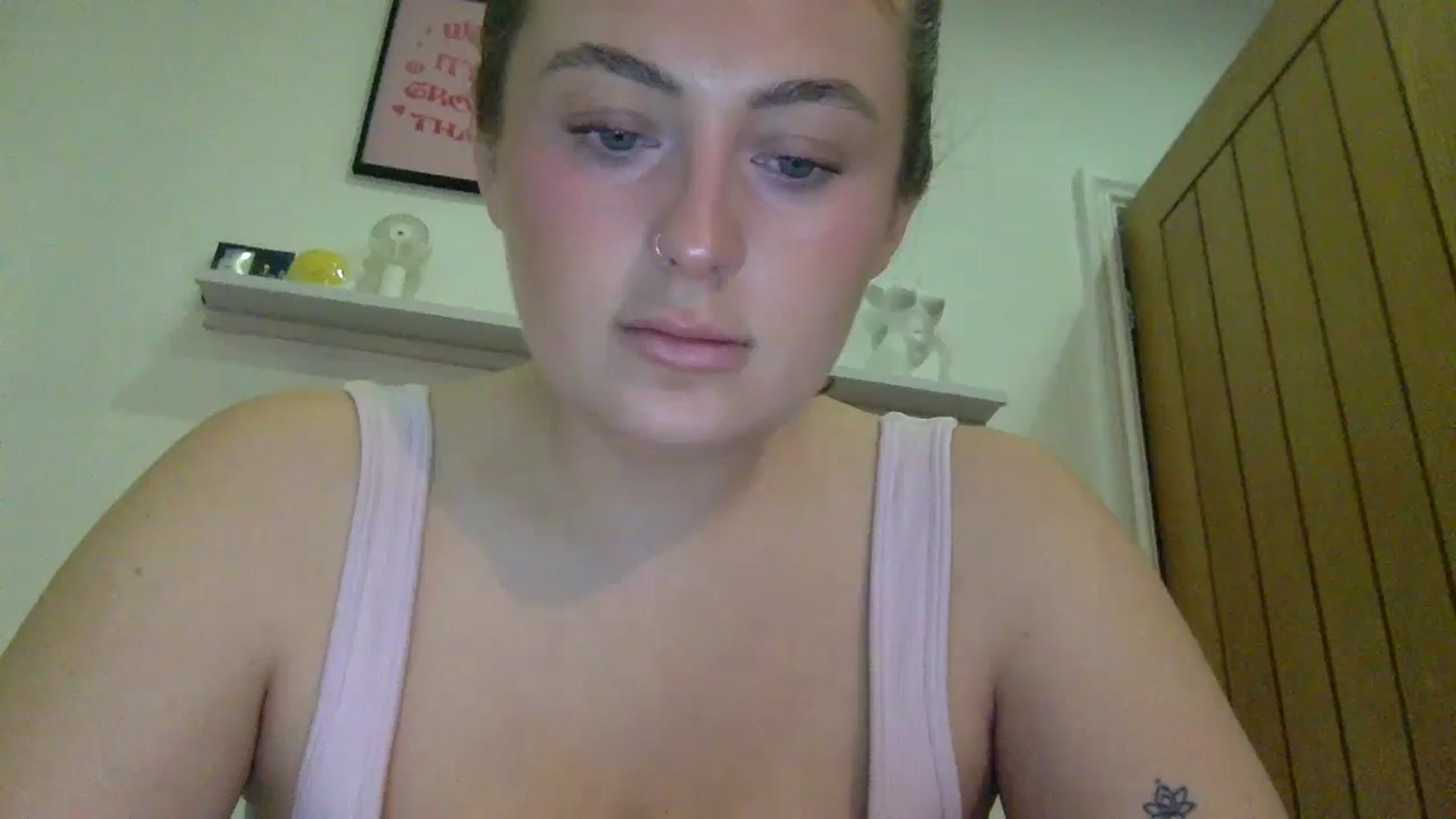 Gallery image thumbnail from Miss_meow's myfreecams stream on, 10/08/2024, 17:44 image 20 of 20