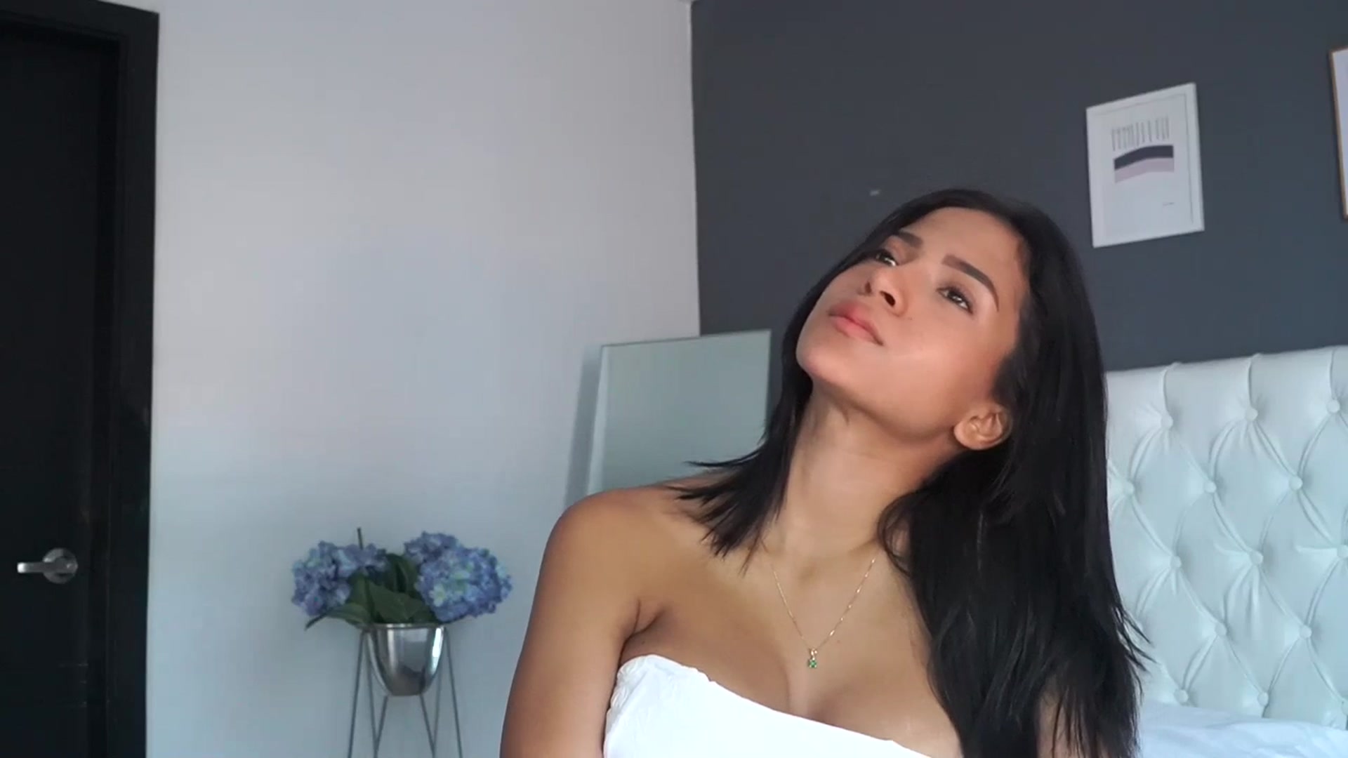 Gallery image thumbnail from Missabyy's myfreecams stream on, 10/06/2023, 16:50 image 8 of 20