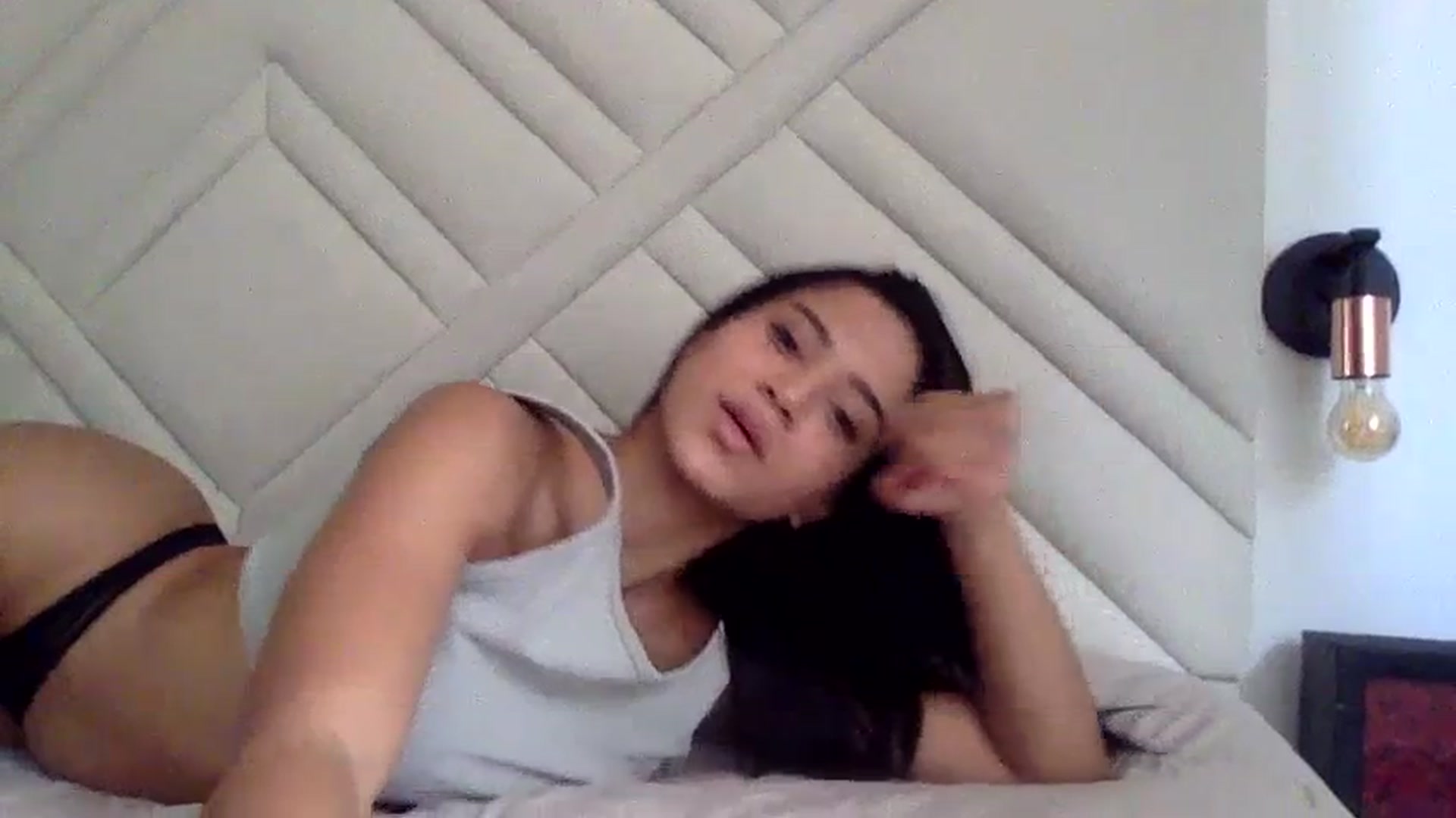 Gallery image thumbnail from Missabyy's myfreecams stream on, 12/14/2023, 15:15 image 9 of 20