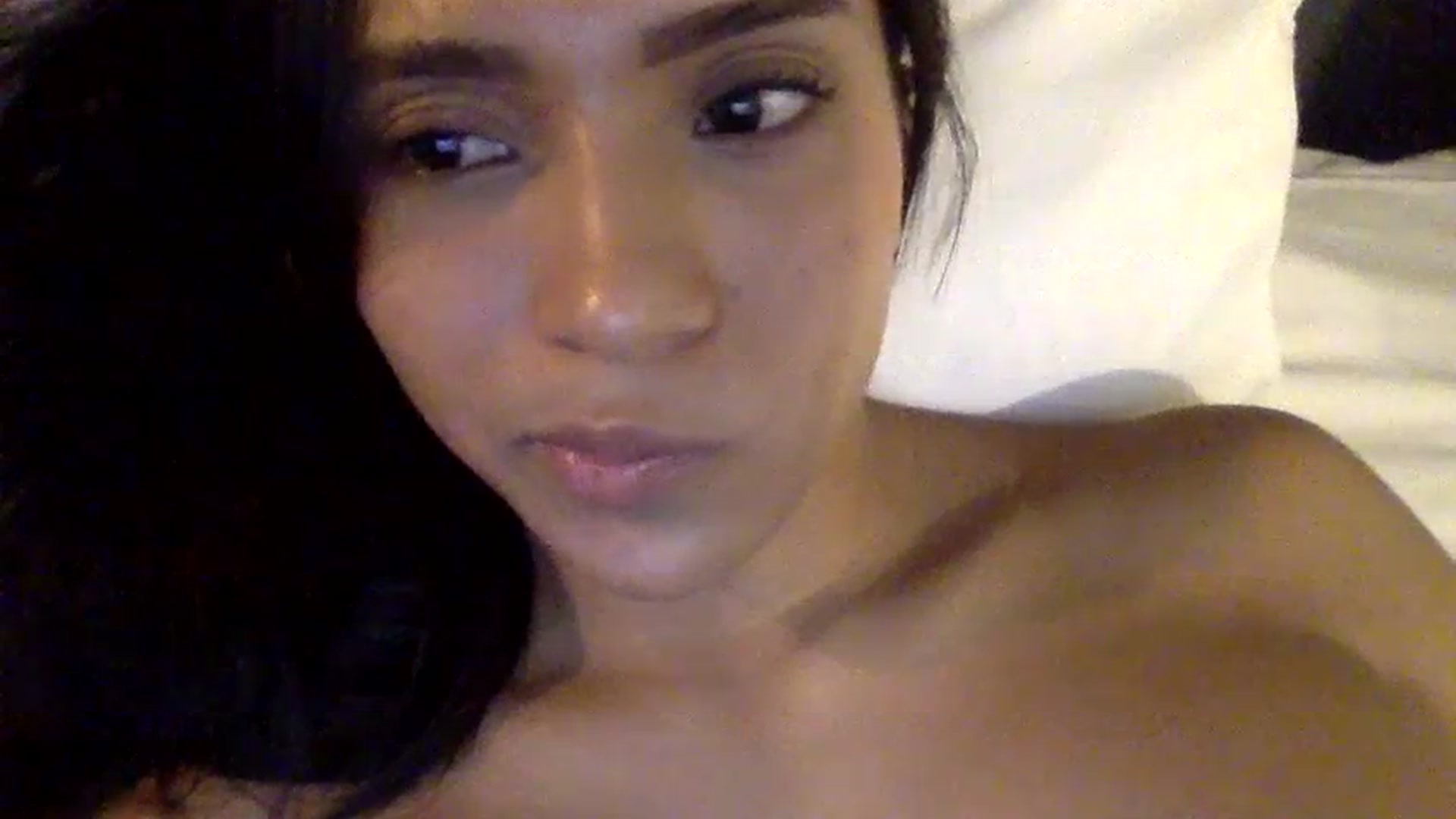 Gallery image thumbnail from Missabyy's myfreecams stream on, 12/17/2023, 23:04 image 19 of 20