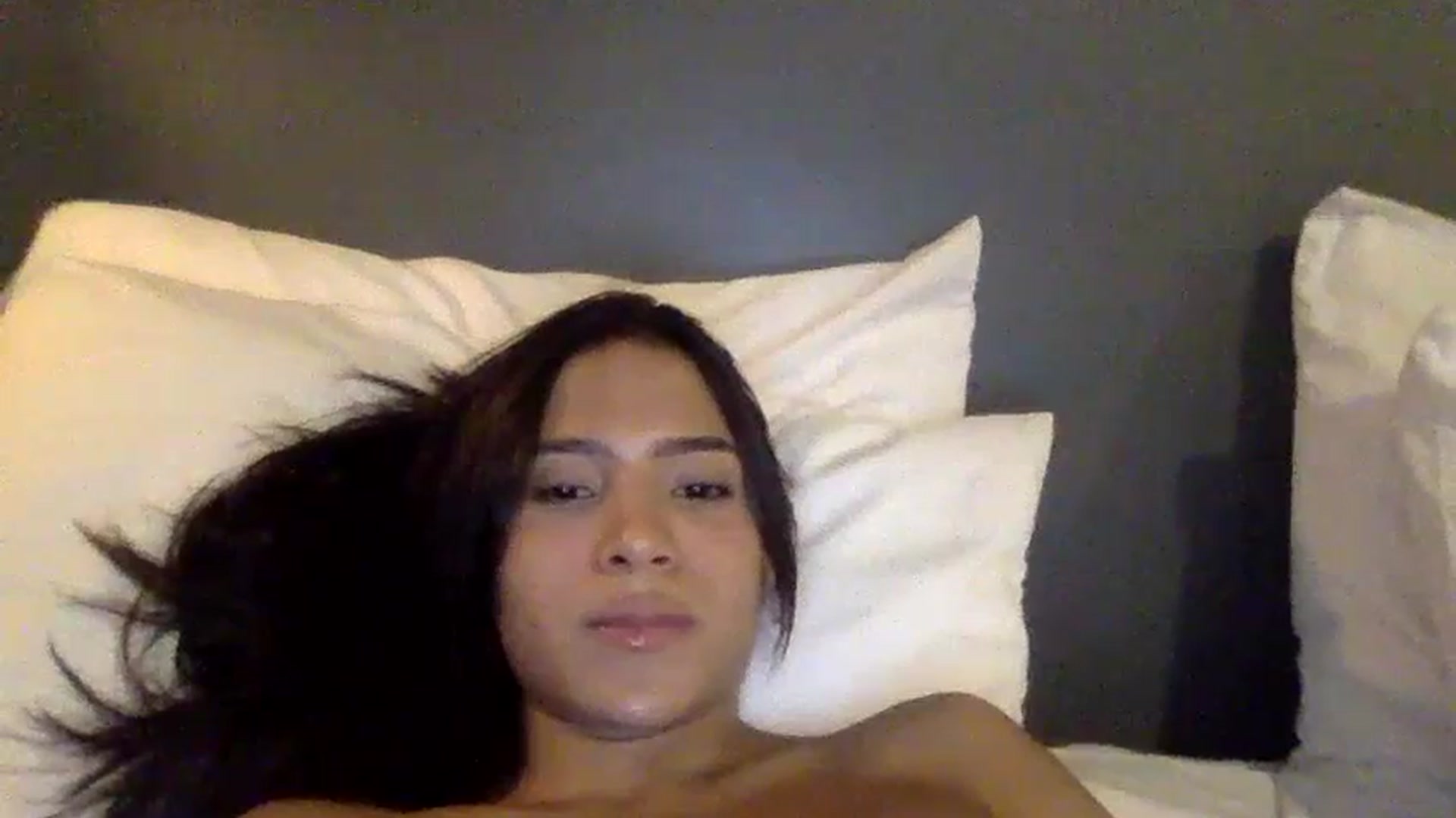 Gallery image thumbnail from Missabyy's myfreecams stream on, 12/17/2023, 23:04 image 4 of 20