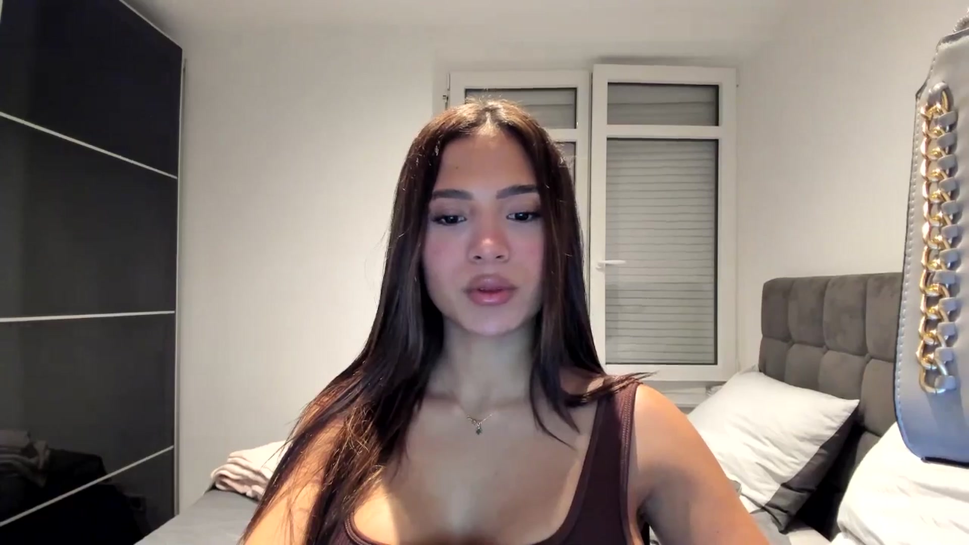 Gallery image thumbnail from Missabyy's myfreecams stream on, 11/25/2024, 15:55 image 12 of 20