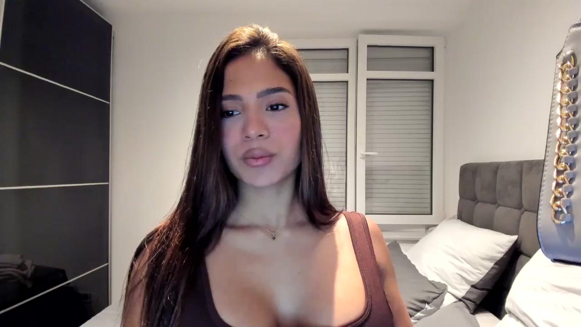 Gallery image thumbnail from Missabyy's myfreecams stream on, 11/25/2024, 16:34 image 14 of 20