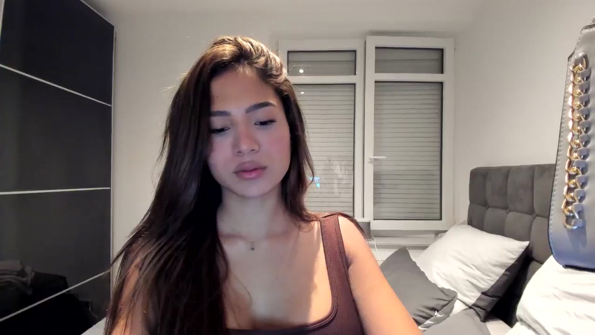 Gallery image thumbnail from Missabyy's myfreecams stream on, 11/25/2024, 16:34 image 16 of 20