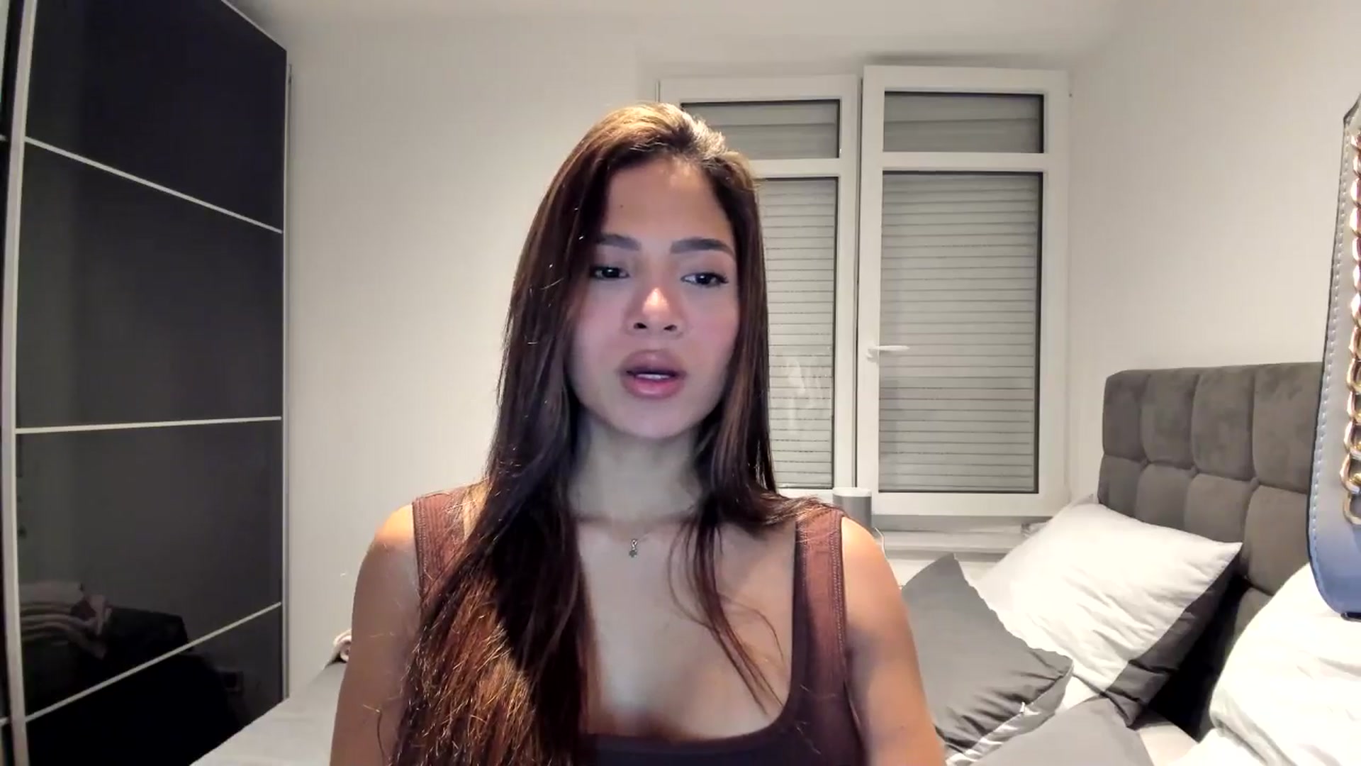 Gallery image thumbnail from Missabyy's myfreecams stream on, 11/25/2024, 16:34 image 4 of 20