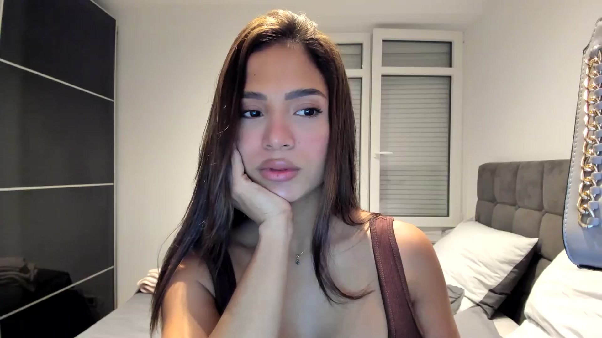 Gallery image thumbnail from Missabyy's myfreecams stream on, 11/25/2024, 16:34 image 9 of 20
