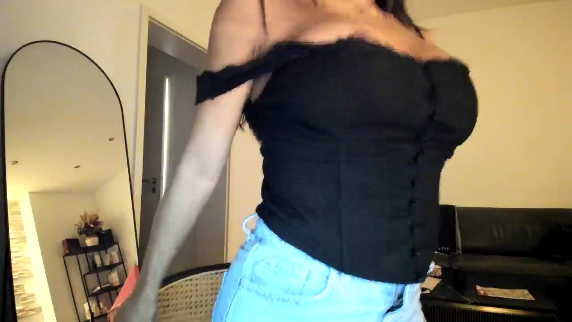 Gallery image thumbnail from Missabyy's myfreecams stream on, 12/05/2024, 16:22 image 4 of 20