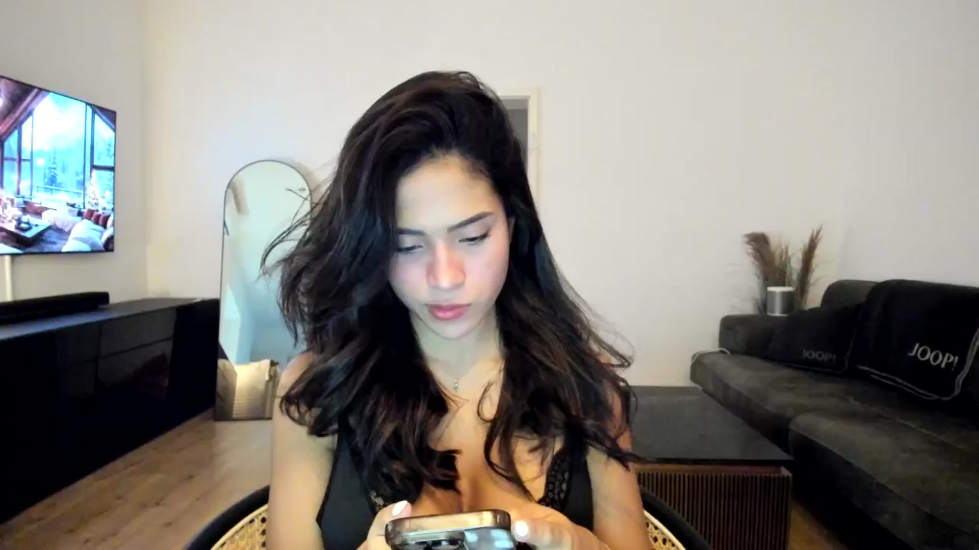 Gallery image thumbnail from Missabyy's myfreecams stream on, 12/06/2024, 15:20 image 1 of 20