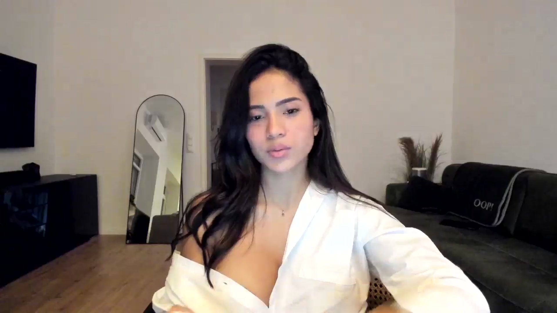 Gallery image thumbnail from Missabyy's myfreecams stream on, 12/07/2024, 22:14 image 10 of 20