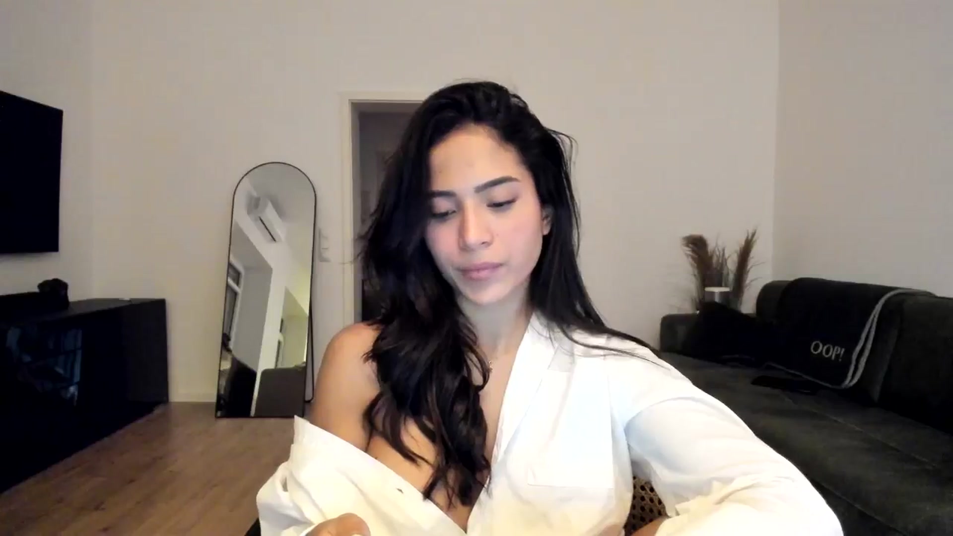 Gallery image thumbnail from Missabyy's myfreecams stream on, 12/07/2024, 22:14 image 13 of 20