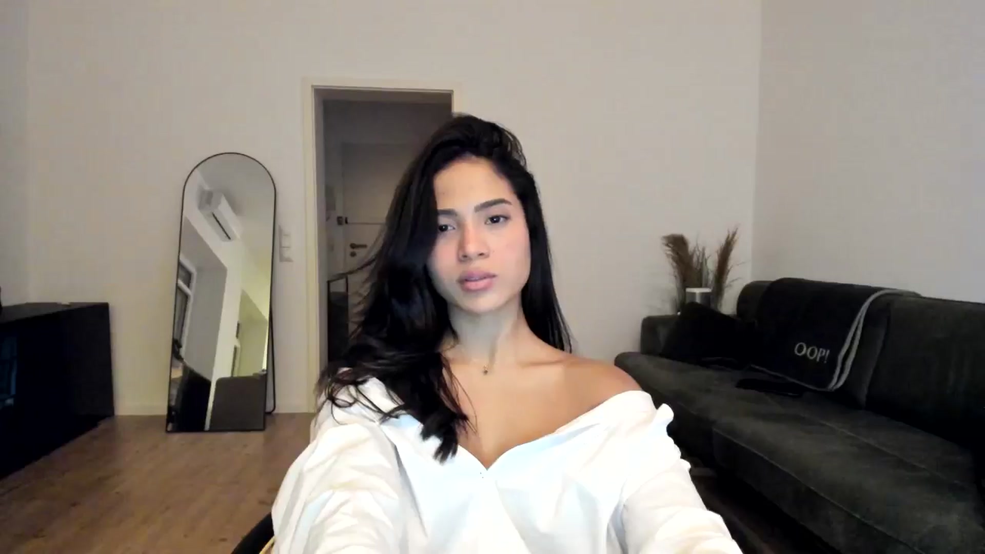 Gallery image thumbnail from Missabyy's myfreecams stream on, 12/07/2024, 22:14 image 6 of 20