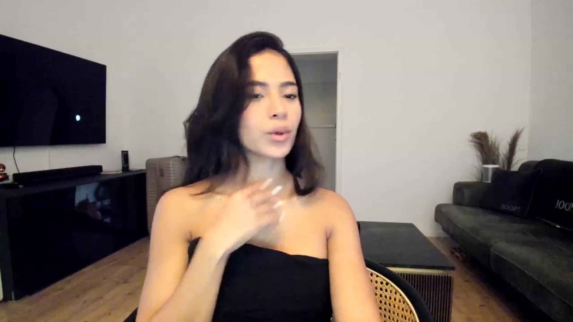 Gallery image thumbnail from Missabyy's myfreecams stream on, 12/10/2024, 14:04 image 15 of 20