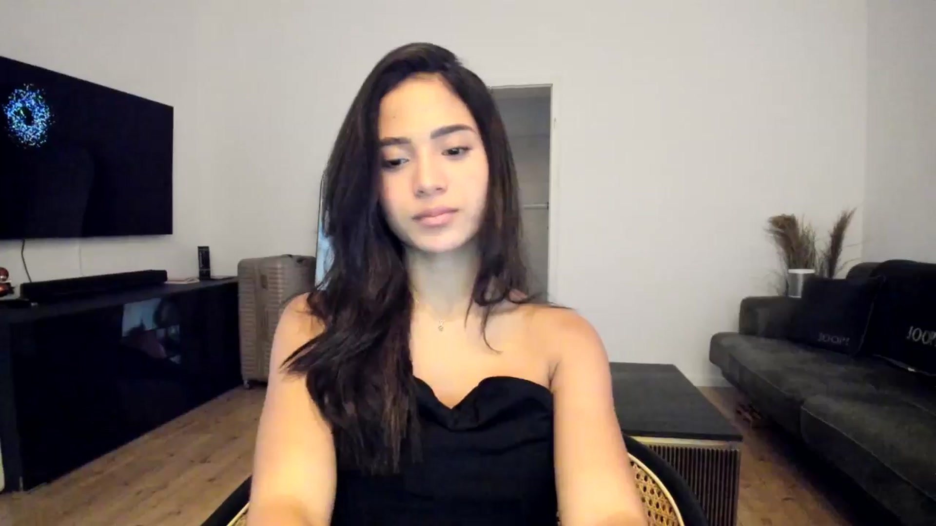 Gallery image thumbnail from Missabyy's myfreecams stream on, 12/10/2024, 14:04 image 4 of 20
