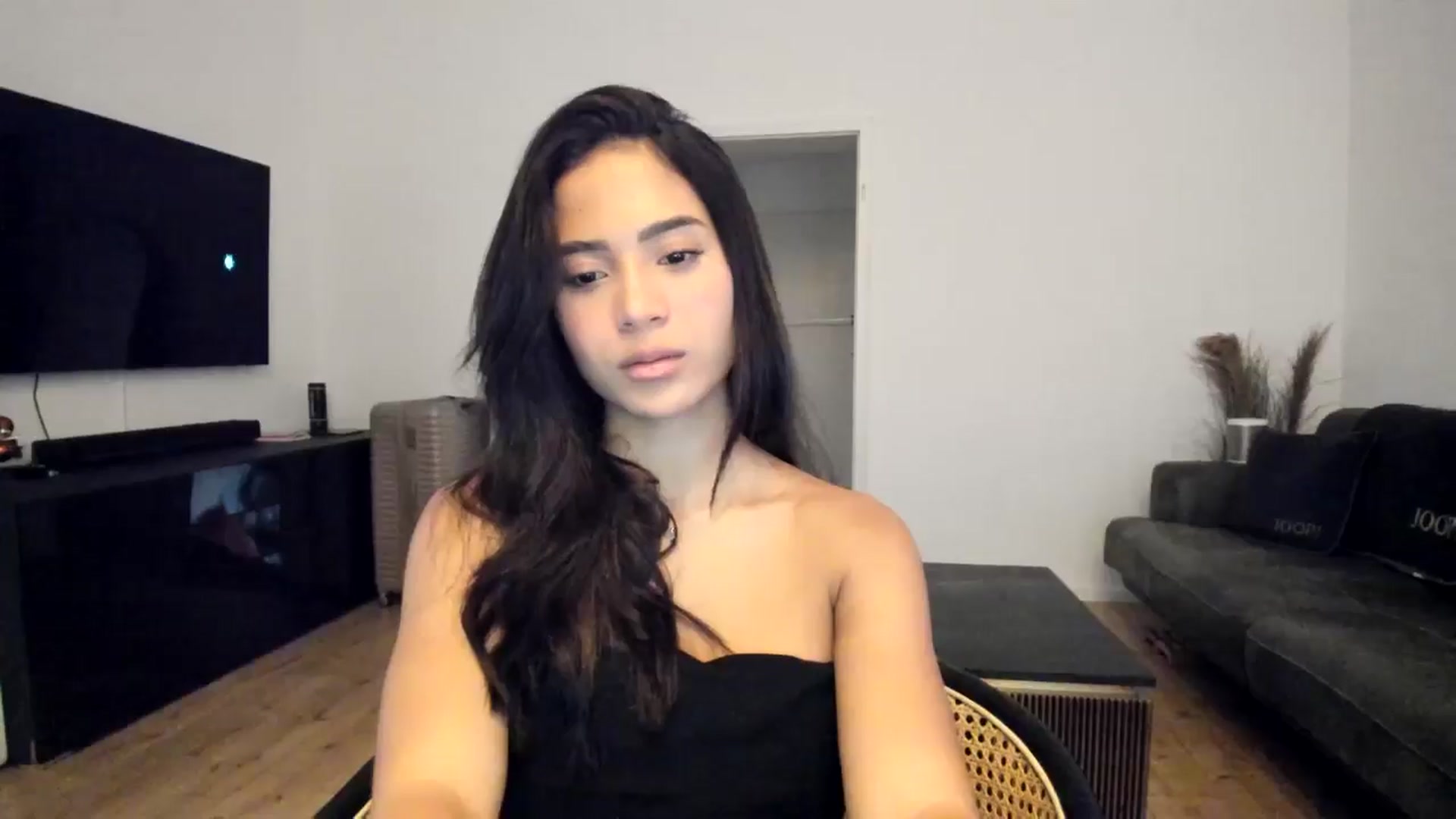 Gallery image thumbnail from Missabyy's myfreecams stream on, 12/10/2024, 14:04 image 12 of 20