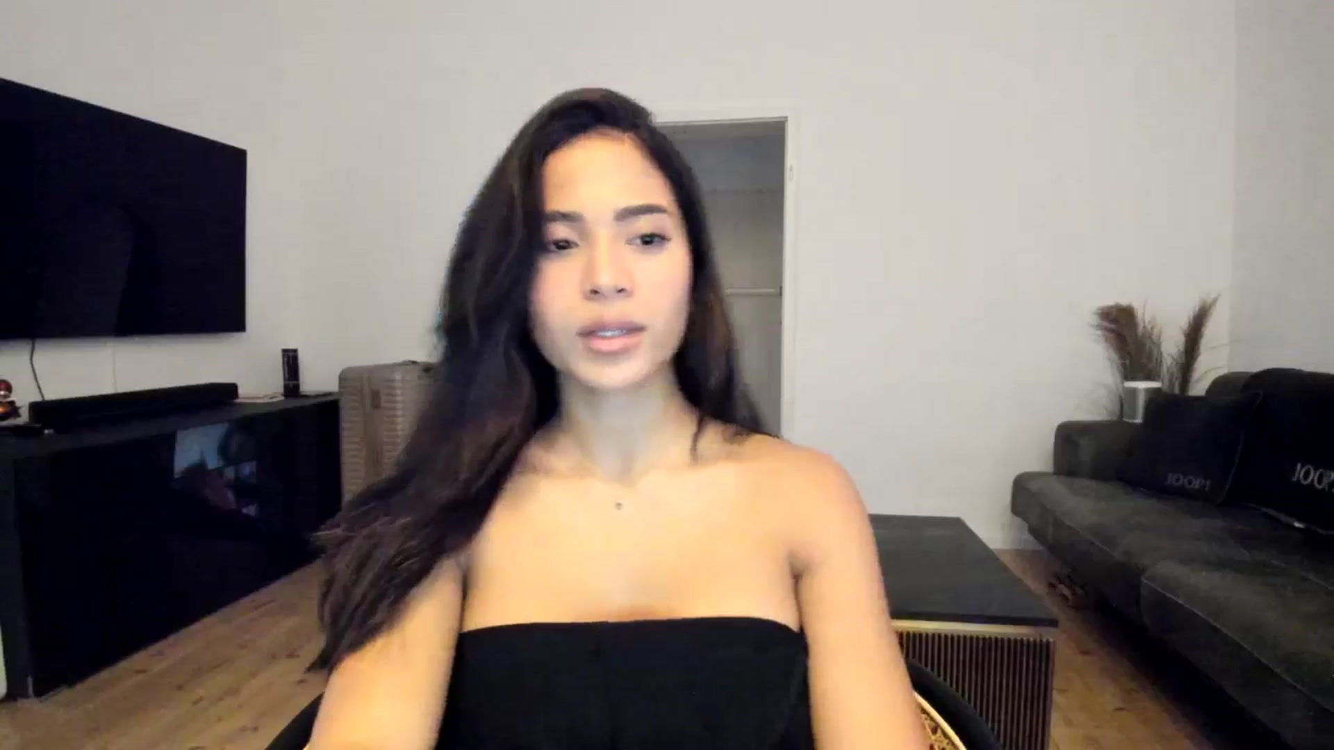 Gallery image thumbnail from Missabyy's myfreecams stream on, 12/10/2024, 14:04 image 2 of 20
