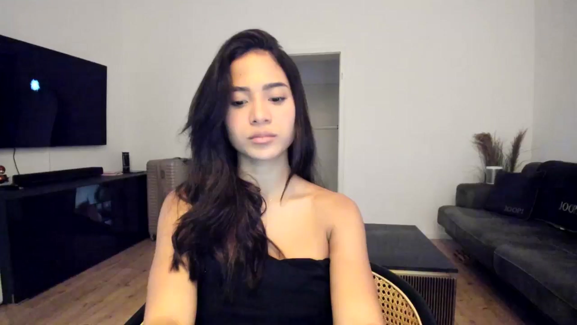 Gallery image thumbnail from Missabyy's myfreecams stream on, 12/10/2024, 14:04 image 9 of 20