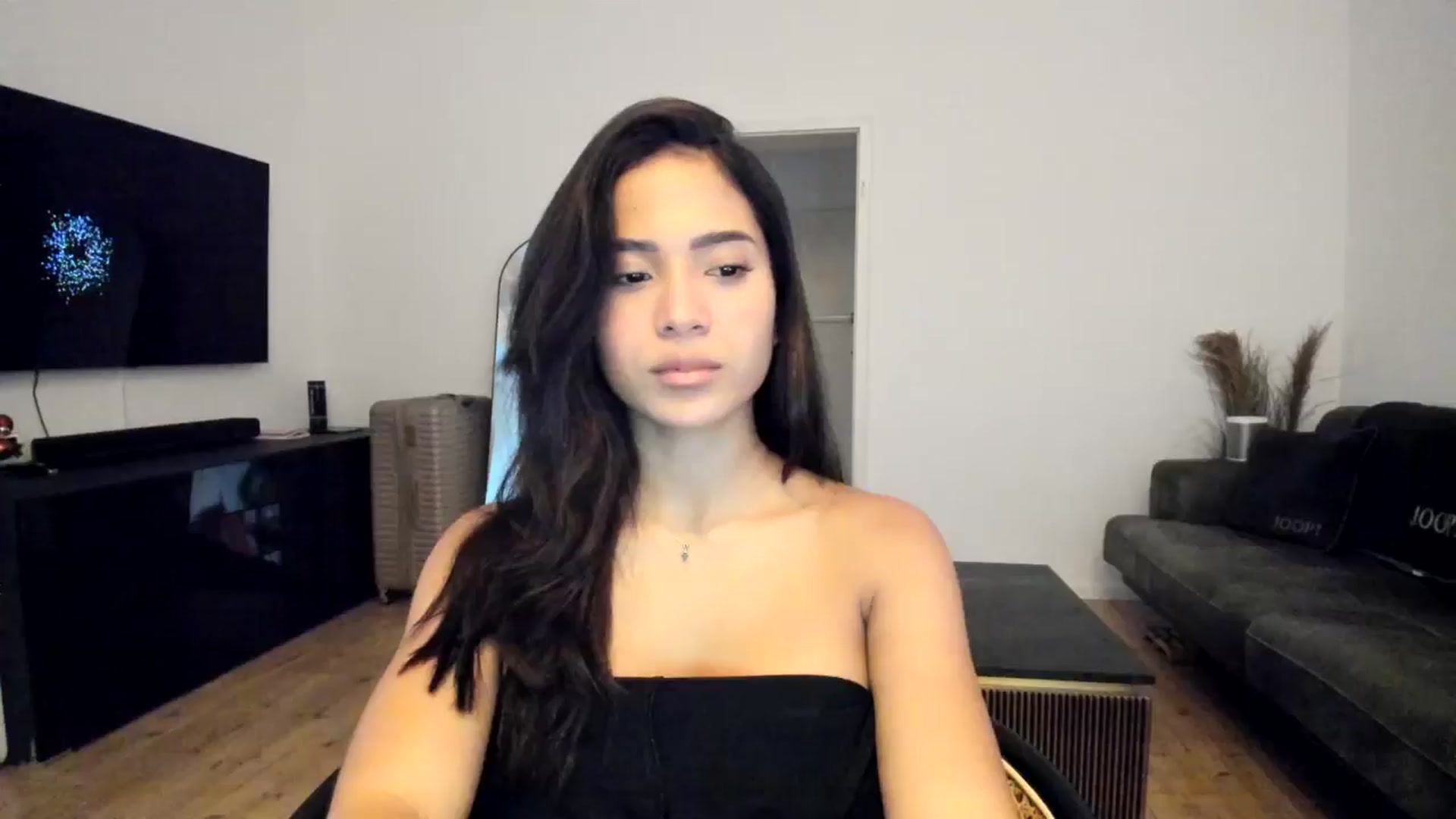 Gallery image thumbnail from Missabyy's myfreecams stream on, 12/10/2024, 14:04 image 1 of 20