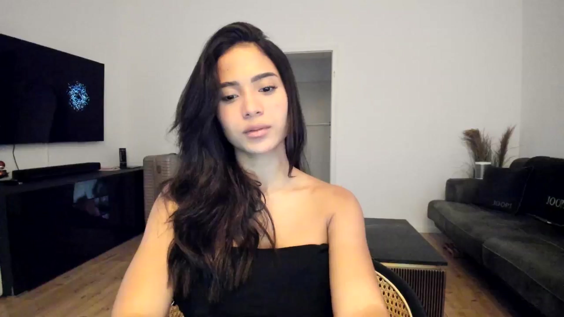 Gallery image thumbnail from Missabyy's myfreecams stream on, 12/10/2024, 14:04 image 7 of 20