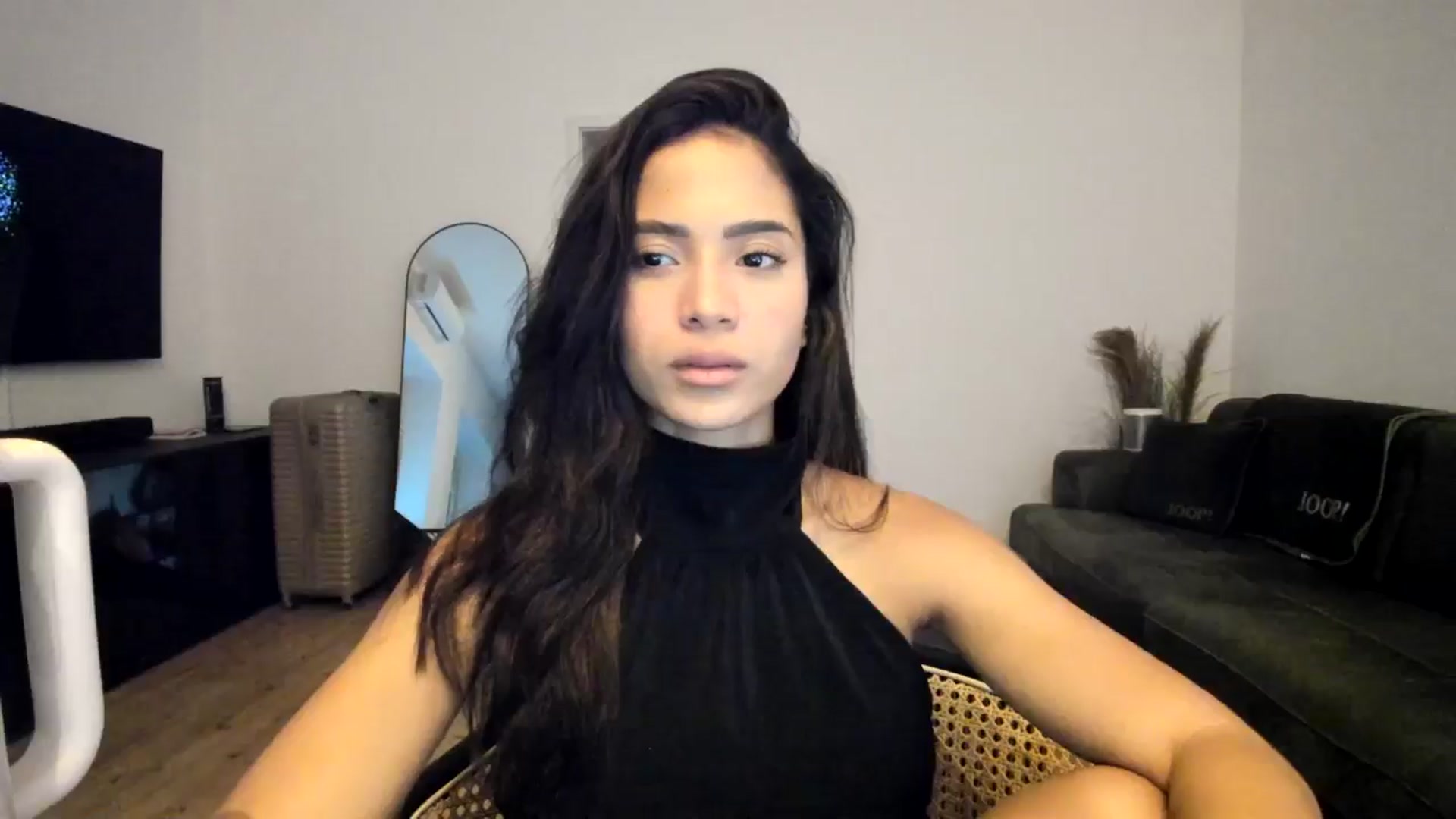 Gallery image thumbnail from Missabyy's myfreecams stream on, 12/10/2024, 14:49 image 15 of 20
