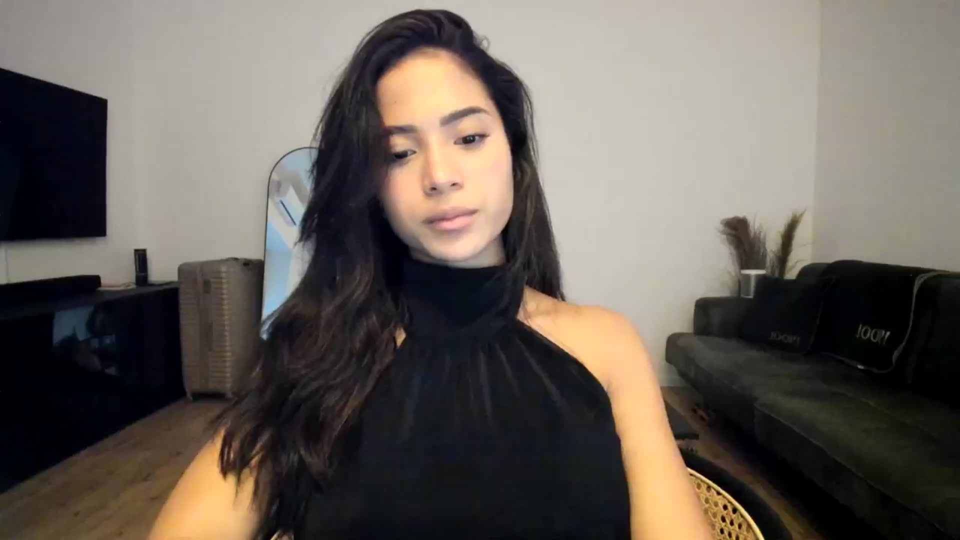Gallery image thumbnail from Missabyy's myfreecams stream on, 12/10/2024, 14:49 image 17 of 20