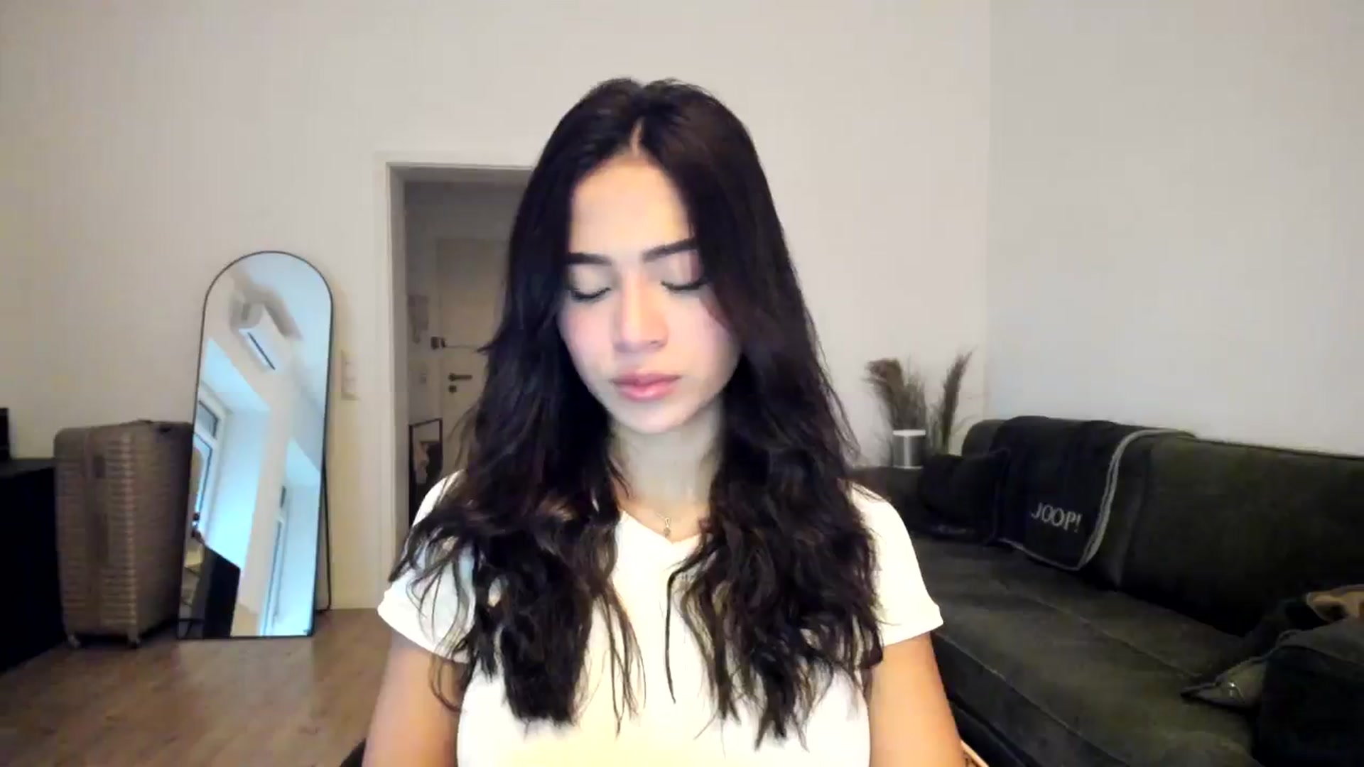 Gallery image thumbnail from Missabyy's myfreecams stream on, 12/11/2024, 14:54 image 10 of 20