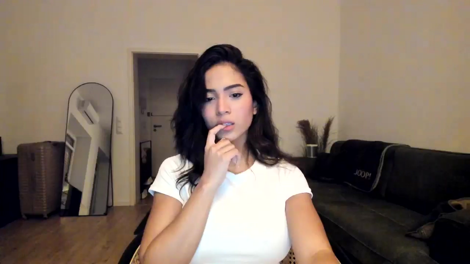 Gallery image thumbnail from Missabyy's myfreecams stream on, 12/11/2024, 15:53 image 13 of 20