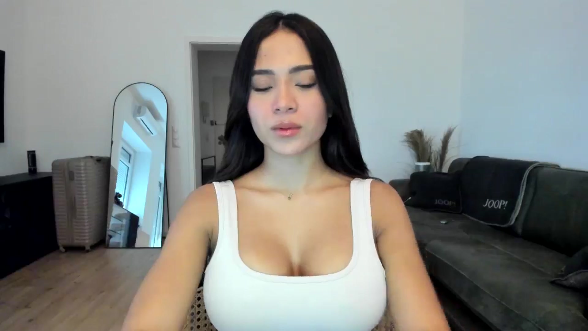 Gallery image thumbnail from Missabyy's myfreecams stream on, 12/12/2024, 11:18 image 20 of 20