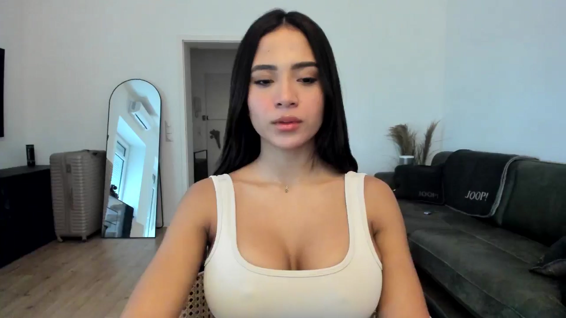 Gallery image thumbnail from Missabyy's myfreecams stream on, 12/12/2024, 11:18 image 19 of 20